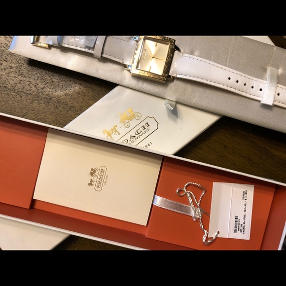 Coach Watch - Picture 2 of 8